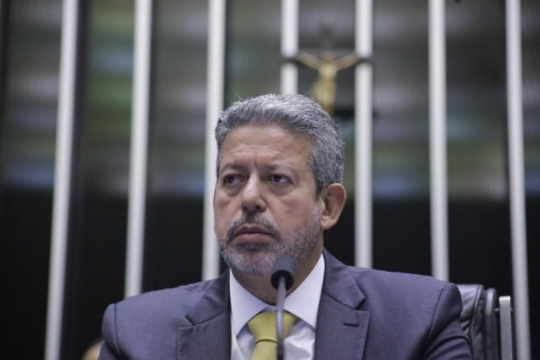 ‘no-legislativo,-todos-os-dias-sao-atos-pela-democracia’,-comenta-lira