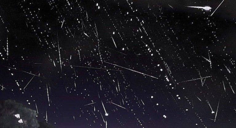 chuva-de-meteoros-perseidas:-saiba-quando-acontece-e-como-observar-o-fenomeno
